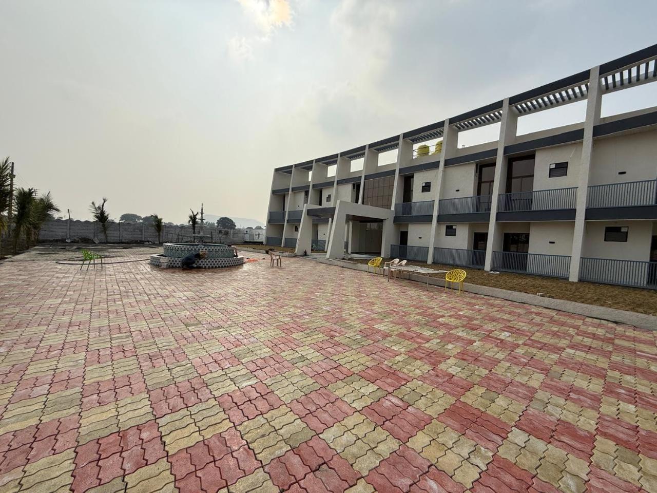 Hotel Madhuban 奥兰加巴德 外观 照片