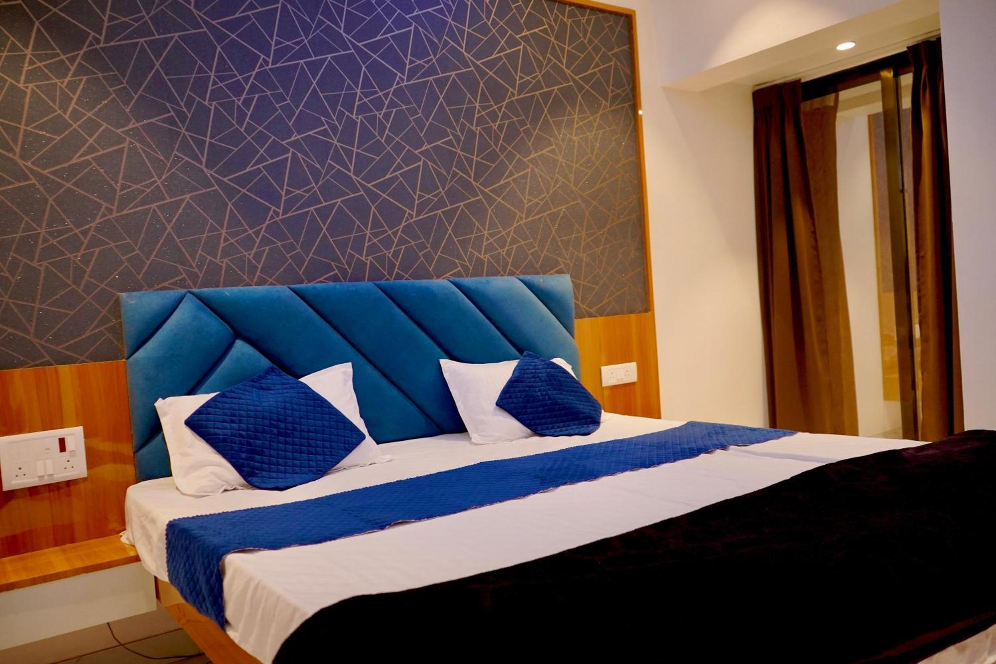 Hotel Madhuban 奥兰加巴德 外观 照片